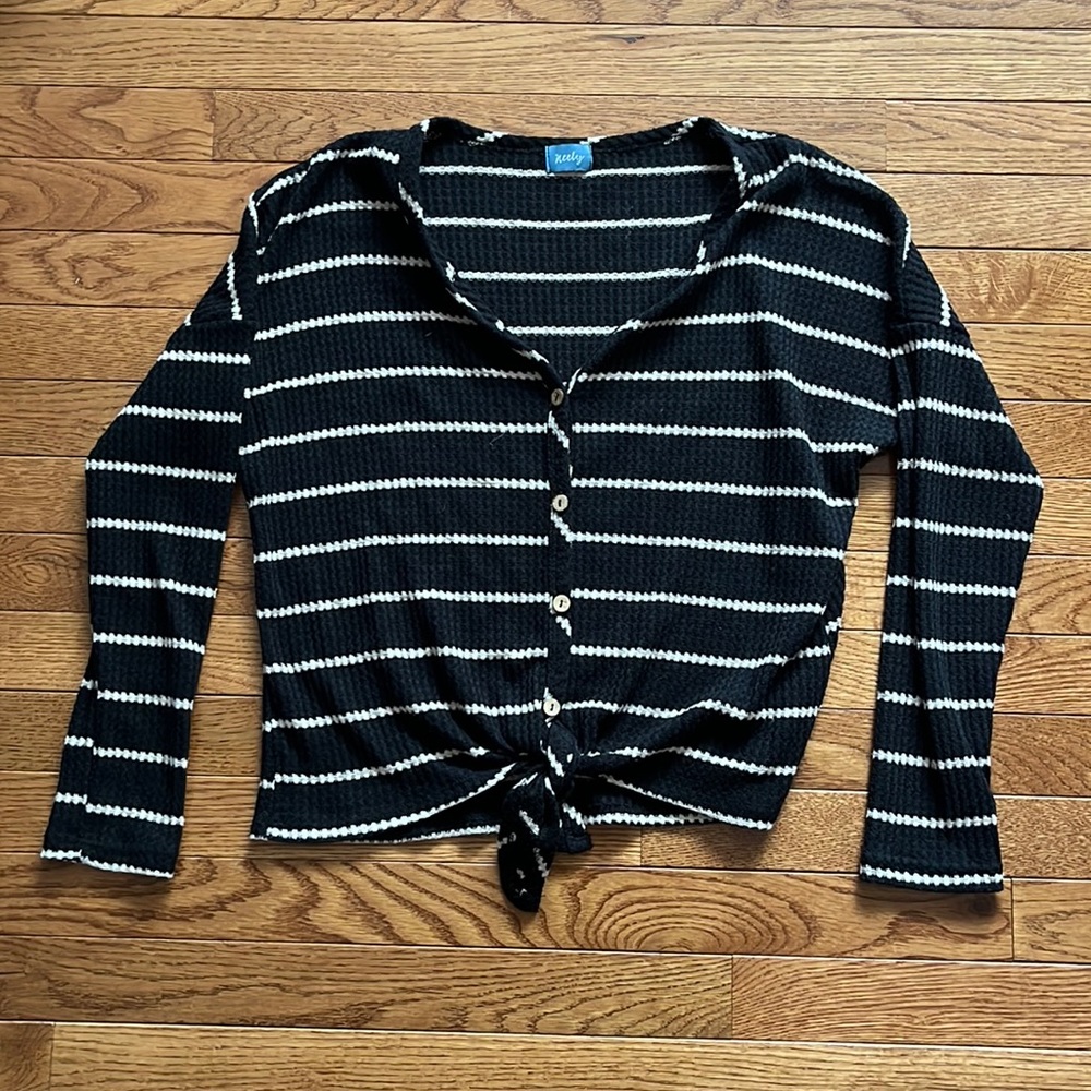 Neely textured tie front top